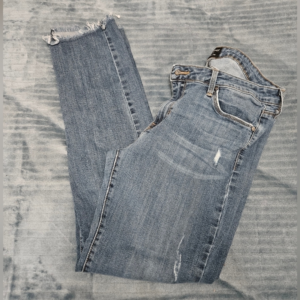 Justblack womens distressed medium wash jeans!